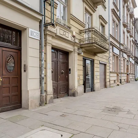 Grzegorzki Deluxe By Bookinghost